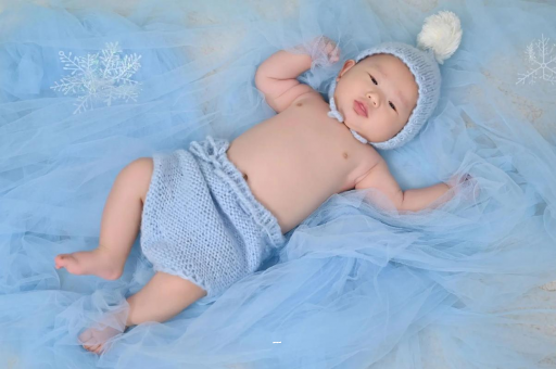 宣威摸孕妇肚子沾喜气